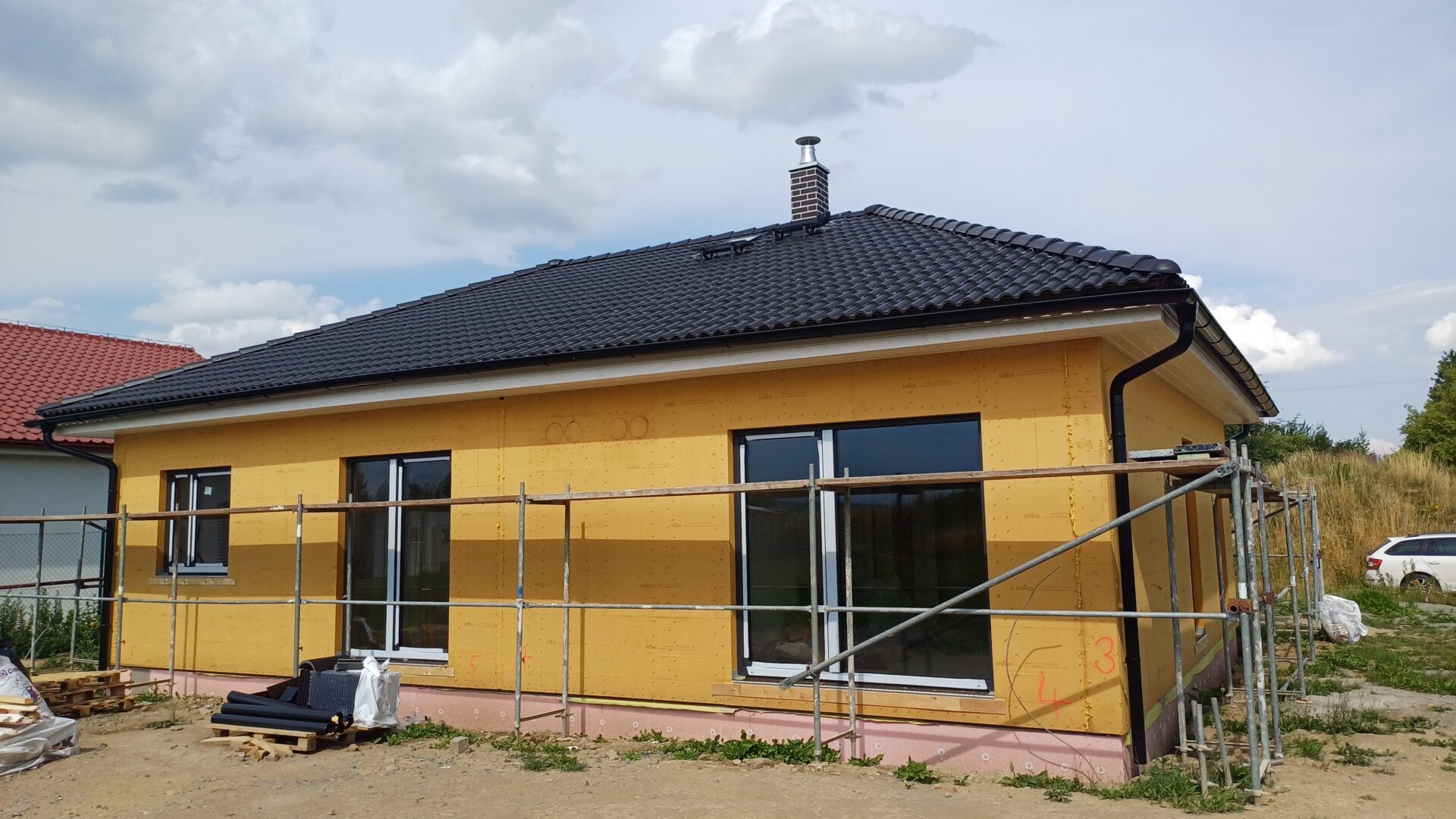 DŮM VLASTNÍ RUKOU