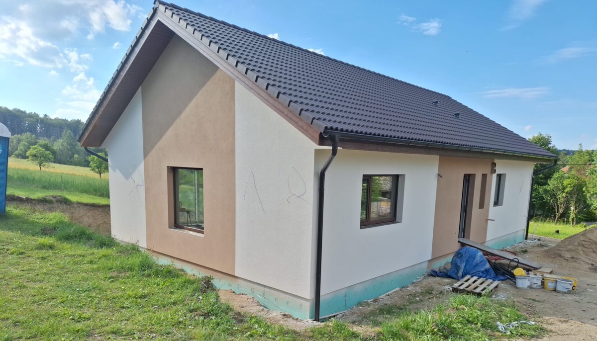 VYSNĚNÝ DŮM